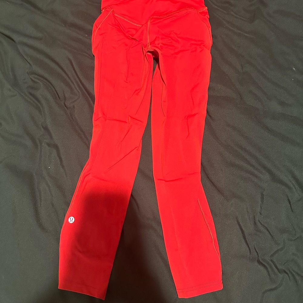 RED LULULEMON LEGGINGS